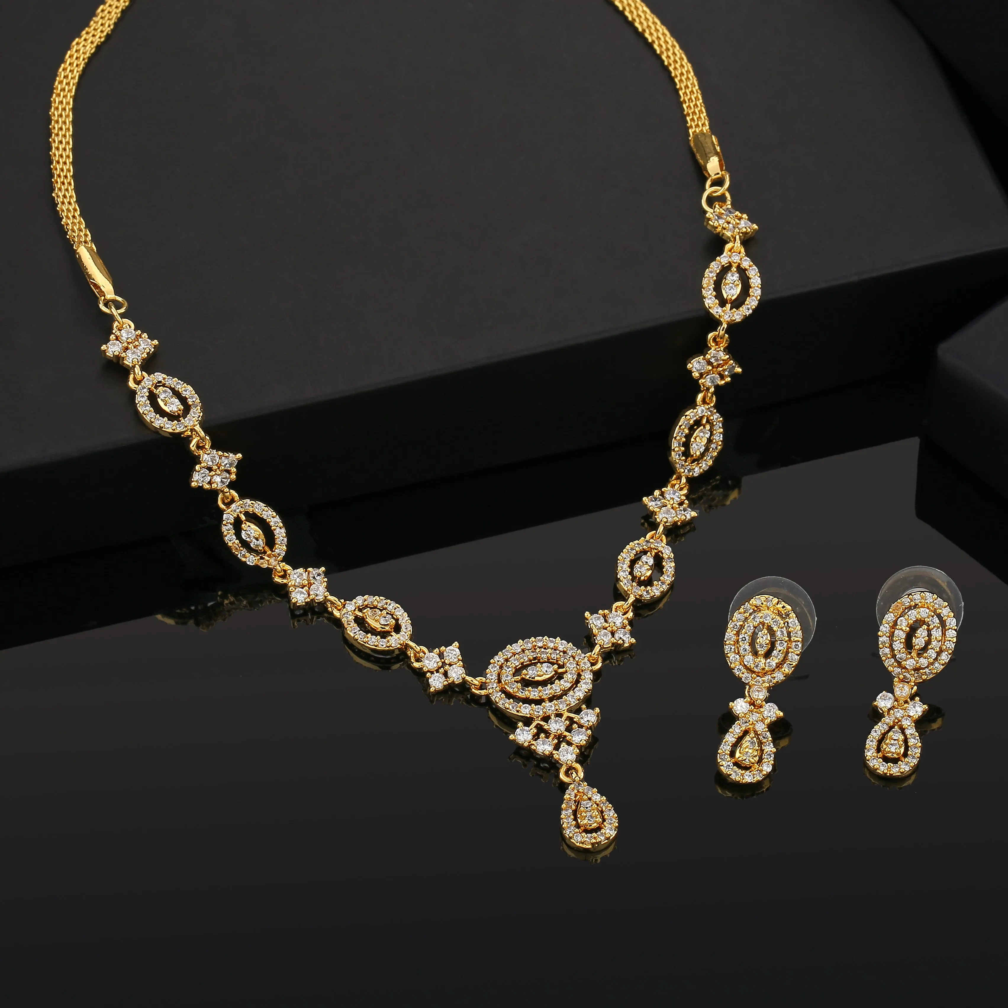 Estele - Stylish and Elegant Halo Gold plated Necklace Set with Austrian Crystals