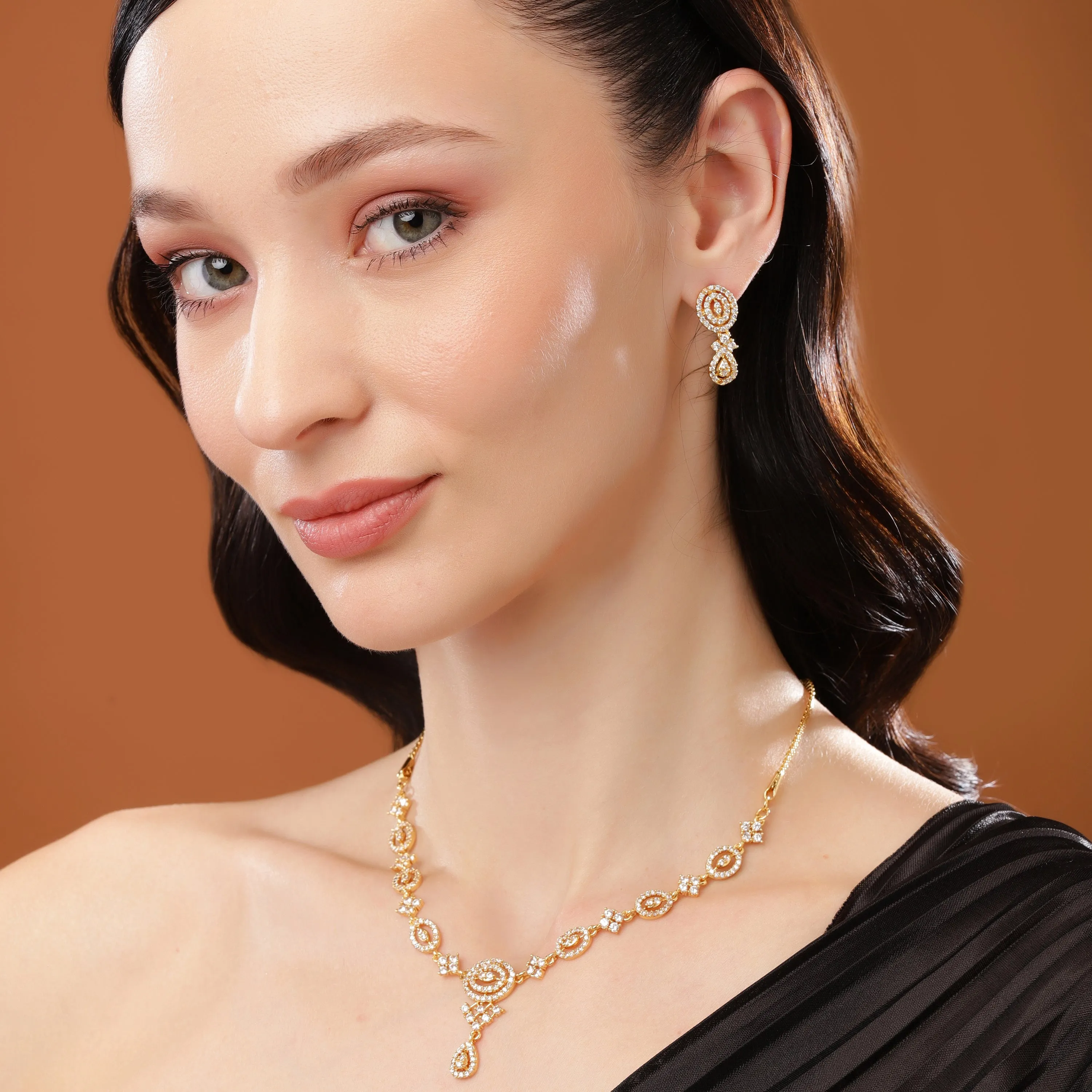 Estele - Stylish and Elegant Halo Gold plated Necklace Set with Austrian Crystals