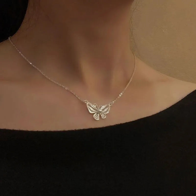 Exquisite Plain Silver Filigree Butterfly Necklace Inlaid with Natural Freshwater Pearls